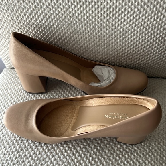 New no Tags Naturalizer N5 CONTOUR Block Heel Shoes - Picture 4 of 7